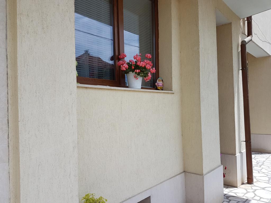 Guest House Markovi 아헬로이 외부 사진